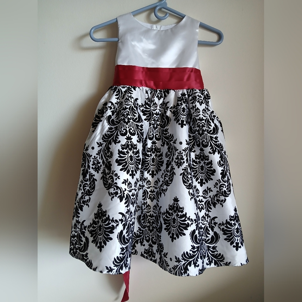 NWT Ellie Kids Girls Size 6 white black Red Bow Tie Back Flocked Holiday